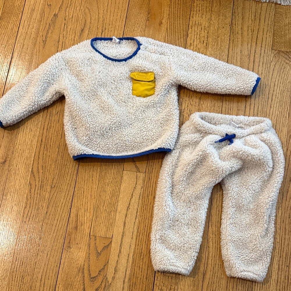 Old Navy Cozy Cream Sherpa Set with Blue Trim & Yellow Pocket 18-24 months